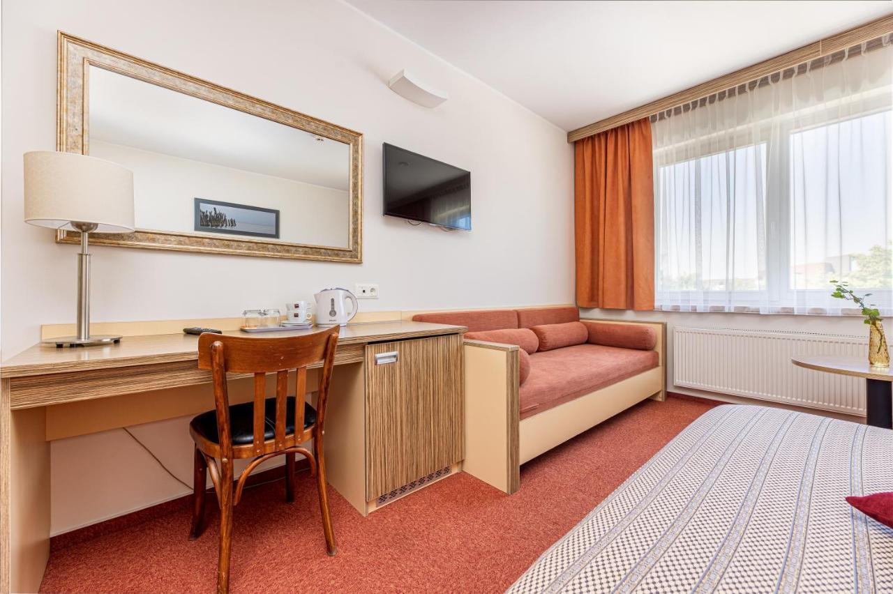 Info Hotel بالانغا المظهر الخارجي الصورة