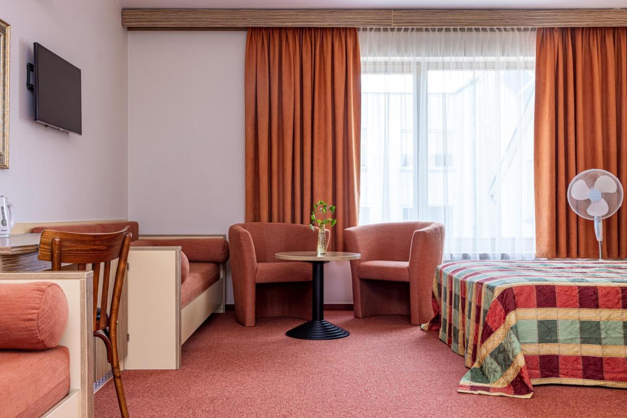 Info Hotel بالانغا المظهر الخارجي الصورة