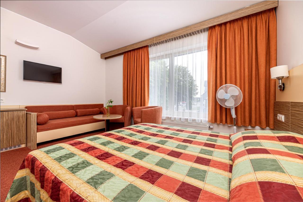 Info Hotel بالانغا المظهر الخارجي الصورة