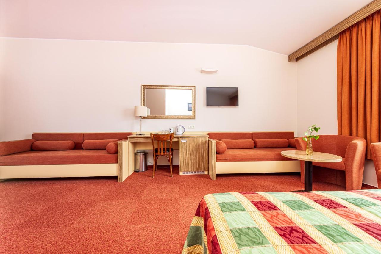 Info Hotel بالانغا المظهر الخارجي الصورة