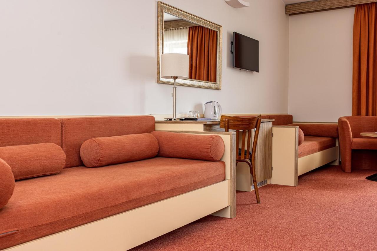 Info Hotel بالانغا المظهر الخارجي الصورة