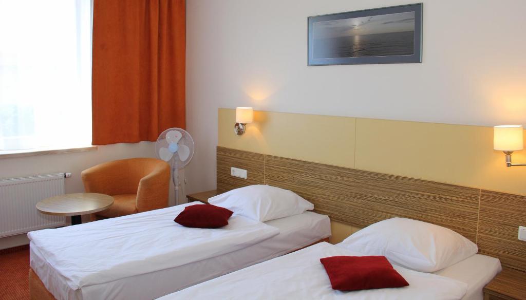 Info Hotel بالانغا الغرفة الصورة